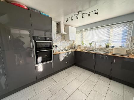 4 bedroom Semi-detached house for sale in Clays Lane, Branston, Burton on Trent