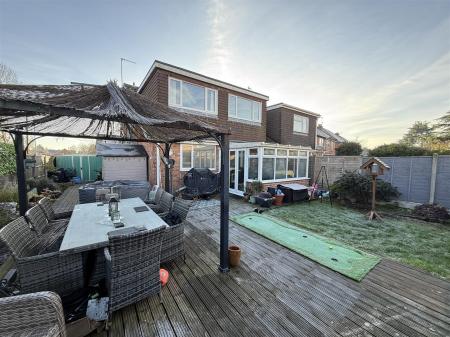 4 bedroom Semi-detached house for sale in Clays Lane, Branston, Burton on Trent