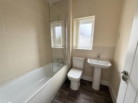 3 bedroom Detached house for sale in Bath Road, Castle Gresley, Swadlincote