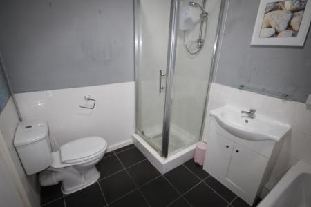 2 bedroom Flat to let in High Street, Burton Upon Trent, Tutbury, DE13