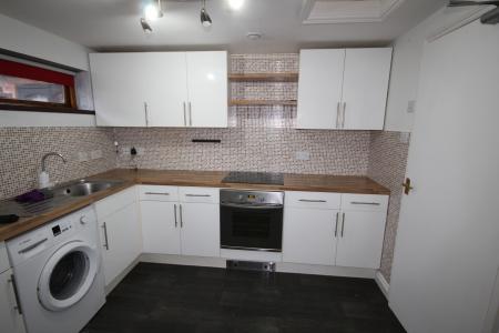 2 bedroom Flat to let in High Street, Burton Upon Trent, Tutbury, DE13