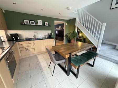 2 bedroom End of terrace house for sale in Castlegate, Tutbury, Burton-On-Trent