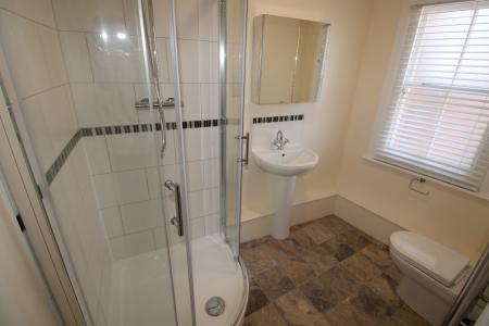 1 bedroom House share to let in High Street, Burton upon Trent, DE14