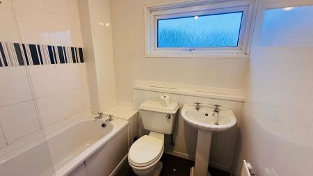 3 bedroom Terraced House to let in Hayle, Staffordshire, Tamworth, B77