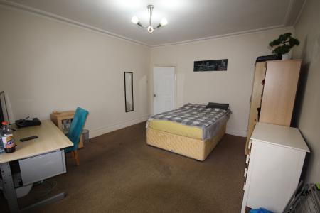 3 bedroom Flat to let in Main Street, Burton Upon Trent, Stapenhill, DE15