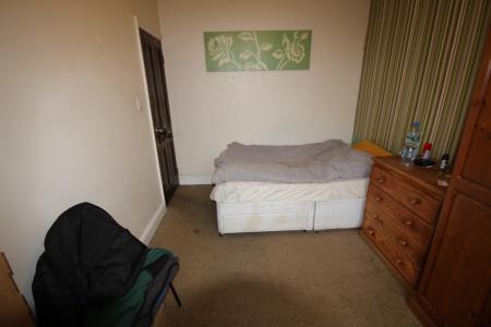 3 bedroom Flat to let in Main Street, Burton Upon Trent, Stapenhill, DE15