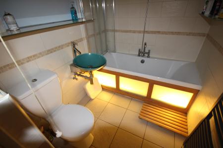 3 bedroom Flat to let in Main Street, Burton Upon Trent, Stapenhill, DE15