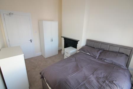 1 bedroom House share to let in High Street, Burton upon Trent, DE14