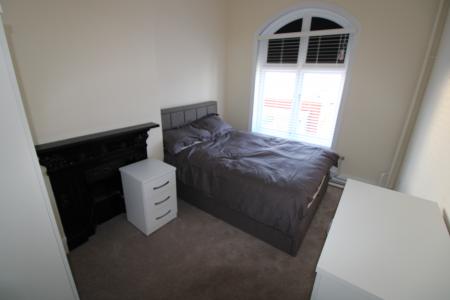 1 bedroom House share to let in High Street, Burton upon Trent, DE14