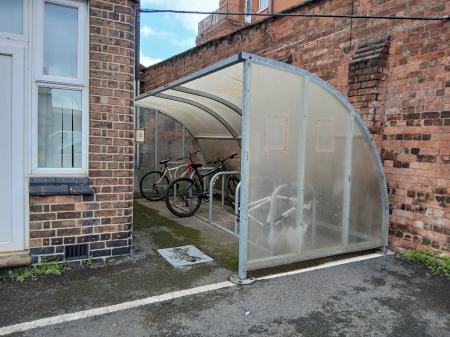 1 bedroom House share to let in Borough Road, Burton upon Trent, DE14