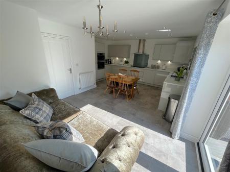 4 bedroom Detached house for sale in Fern Tree Walk, Off Forest Road, Burton On Trent