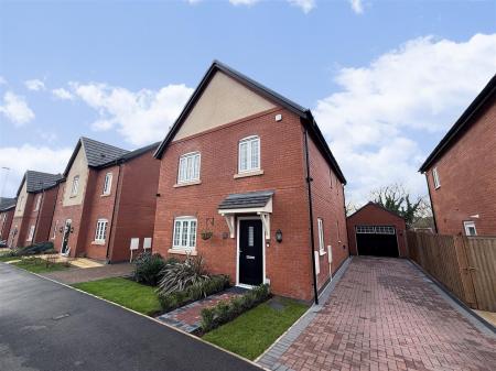 4 bedroom Detached house for sale in Fern Tree Walk, Off Forest Road, Burton On Trent