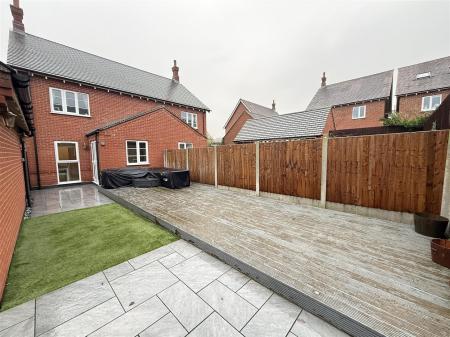 3 bedroom Semi-detached house for sale in Henley Grove, Church Gresley, Swadlincote