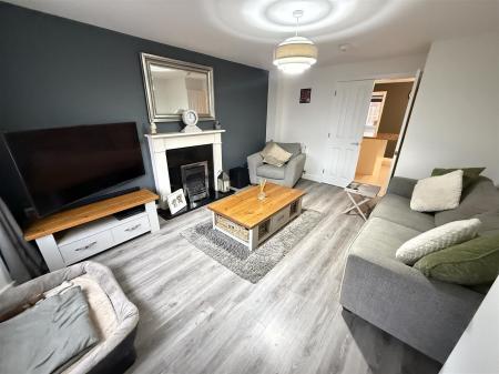 3 bedroom Semi-detached house for sale in Henley Grove, Church Gresley, Swadlincote