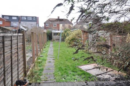 4 bedroom Terraced House for sale in Calais Road, Burton-On-Trent