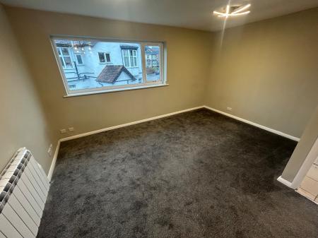 1 bedroom Flat to let in Alexandra Road, Winshill, Burton upon Trent, DE15