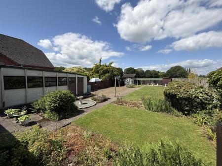 2 bedroom Detached bungalow for sale in Anslow Lane, Rolleston-On-Dove, Burton-On-Trent