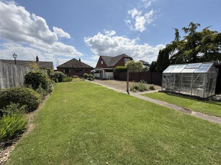 2 bedroom Detached bungalow for sale in Anslow Lane, Rolleston-On-Dove, Burton-On-Trent