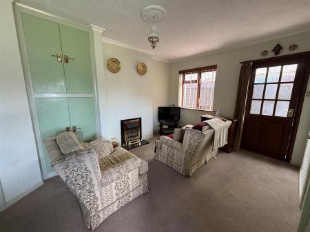 2 bedroom Detached bungalow for sale in Anslow Lane, Rolleston-On-Dove, Burton-On-Trent