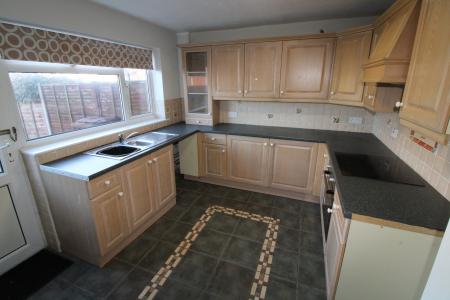2 bedroom Semi-detached house to let in The Grange, Staffordshire, Burton upon Trent, DE14