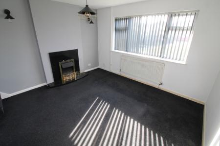 2 bedroom Semi-detached house to let in The Grange, Staffordshire, Burton upon Trent, DE14