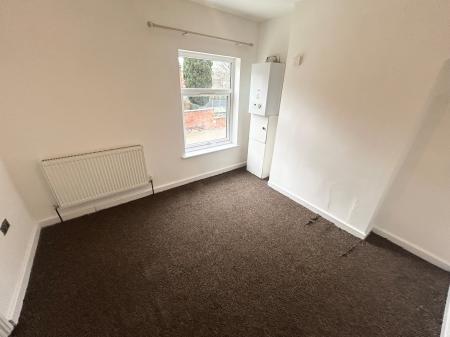 3 bedroom Detached house to let in Sydney Street, Staffordshire, Burton upon Trent, DE14