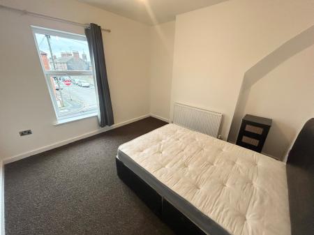 3 bedroom Detached house to let in Sydney Street, Staffordshire, Burton upon Trent, DE14