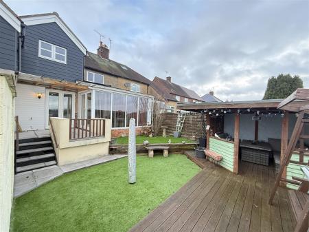 3 bedroom Town house for sale in Park Lane, Tutbury, Burton-On-Trent