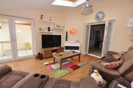 3 bedroom Town house for sale in Park Lane, Tutbury, Burton-On-Trent