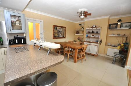 3 bedroom Town house for sale in Park Lane, Tutbury, Burton-On-Trent