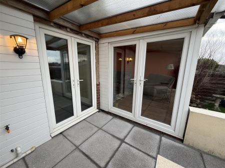 3 bedroom Town house for sale in Park Lane, Tutbury, Burton-On-Trent