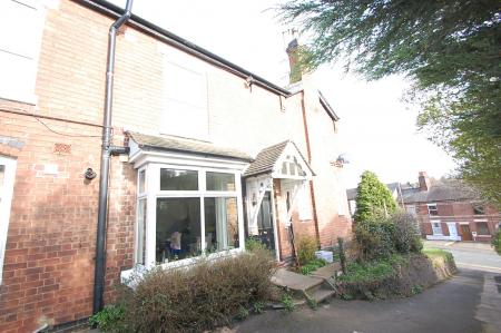 2 bedroom Flat to let in Church Hill Street, Burton Upon Trent, Winshill, DE15