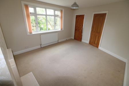 3 bedroom Detached house to let in Craythorne Road, Burton Upon Trent, Stretton, DE13