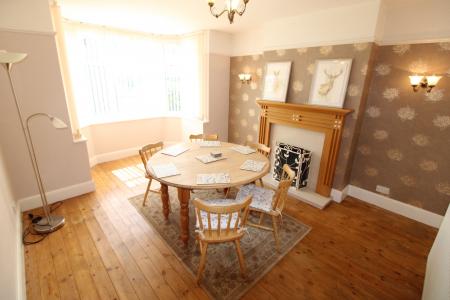 3 bedroom Detached house to let in Craythorne Road, Burton Upon Trent, Stretton, DE13