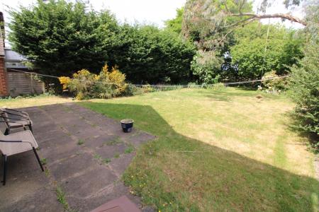 3 bedroom Detached house to let in Craythorne Road, Burton Upon Trent, Stretton, DE13