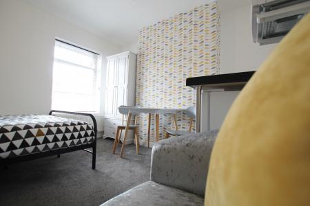 1 bedroom House share to let in Waterloo Street, Burton upon Trent, DE14