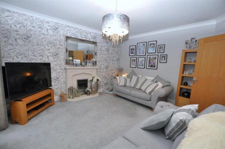4 bedroom Detached house for sale in Alderson Drive, Stretton, Burton-On-Trent