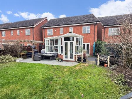 4 bedroom Detached house for sale in Alderson Drive, Stretton, Burton-On-Trent