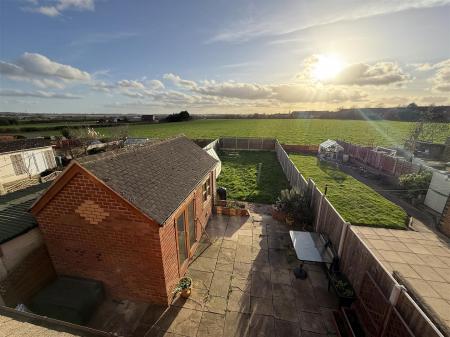 3 bedroom Semi-detached house for sale in Stanton Road, Burton-On-Trent