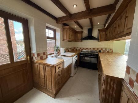 3 bedroom Semi-detached house for sale in Stanton Road, Burton-On-Trent