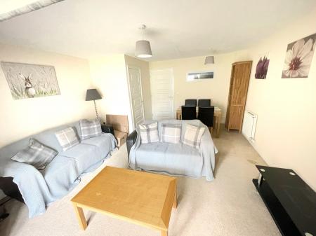 3 bedroom House to let in Suffolk Way, Castle Gresley, DE11