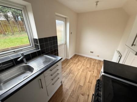 2 bedroom Town house for sale in Meynell Close, Burton-On-Trent