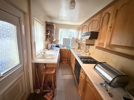 2 bedroom Terraced House for sale in Oak Street, Burton-On-Trent