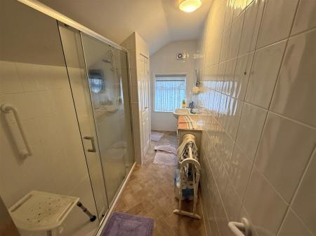 2 bedroom Terraced House for sale in Oak Street, Burton-On-Trent