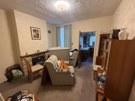 2 bedroom Terraced House for sale in Oak Street, Burton-On-Trent