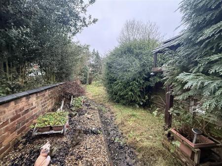 2 bedroom Terraced House for sale in Oak Street, Burton-On-Trent