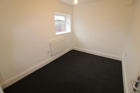 2 bedroom Flat to let in Shobnall Road, Staffordshire, Burton upon Trent, DE14