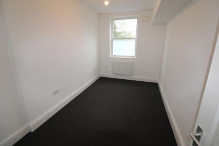 2 bedroom Flat to let in Shobnall Road, Staffordshire, Burton upon Trent, DE14