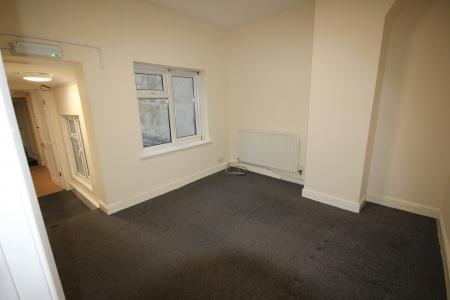 4 bedroom Flat to let in New Street, Staffordshire, Burton upon Trent, DE14