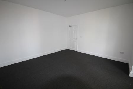 2 bedroom Flat to let in Shobnall Road, Staffordshire, Burton upon Trent, DE14